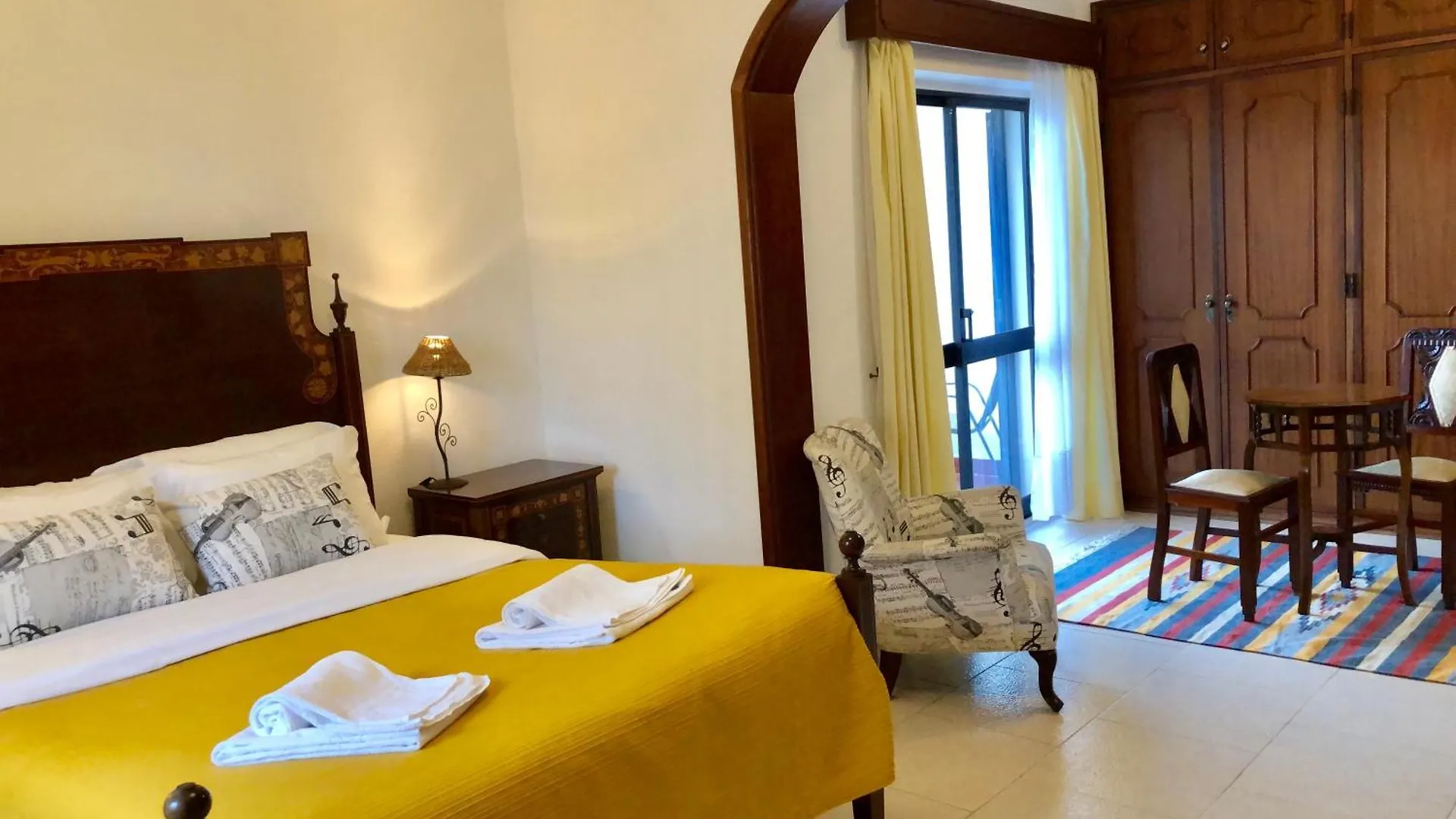 Bed and Breakfast Manelisa Cascaes 2*,  Portugal