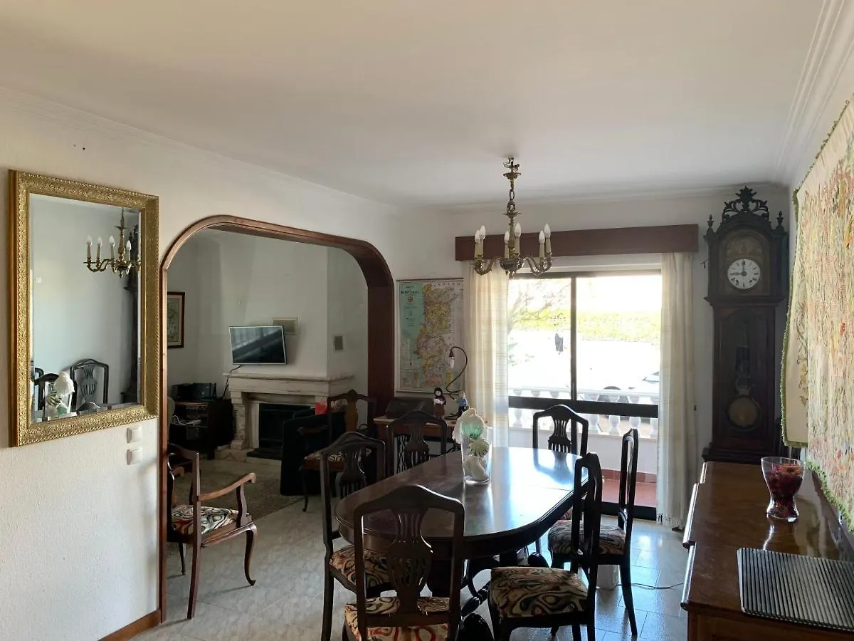 Bed and Breakfast Manelisa Cascais 2*,